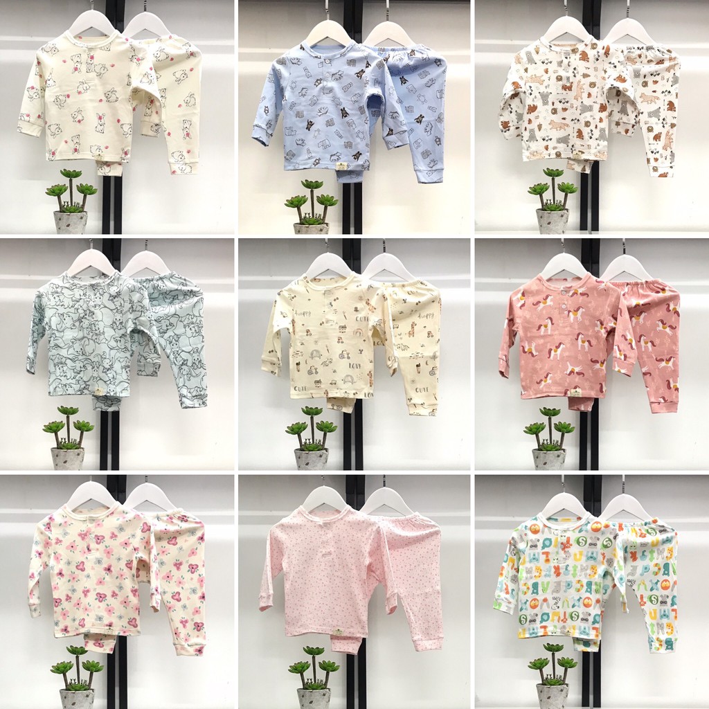 Sơ sinh 2 cúc New bé trai bé gái có size từ 6-36 tháng.