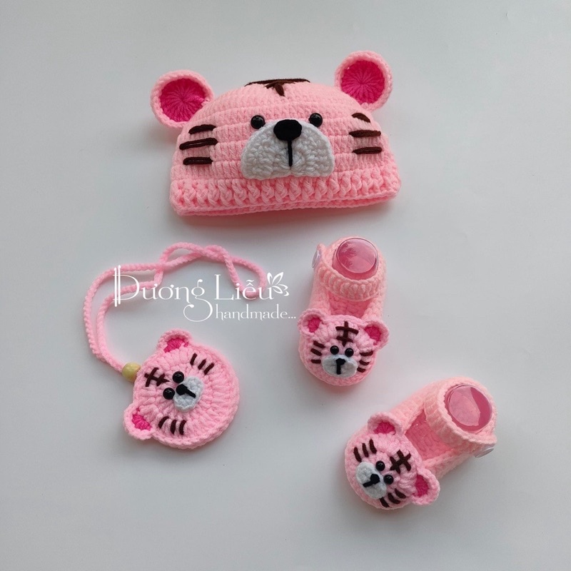 Mũ len đáng yêu kèm giày cho bé