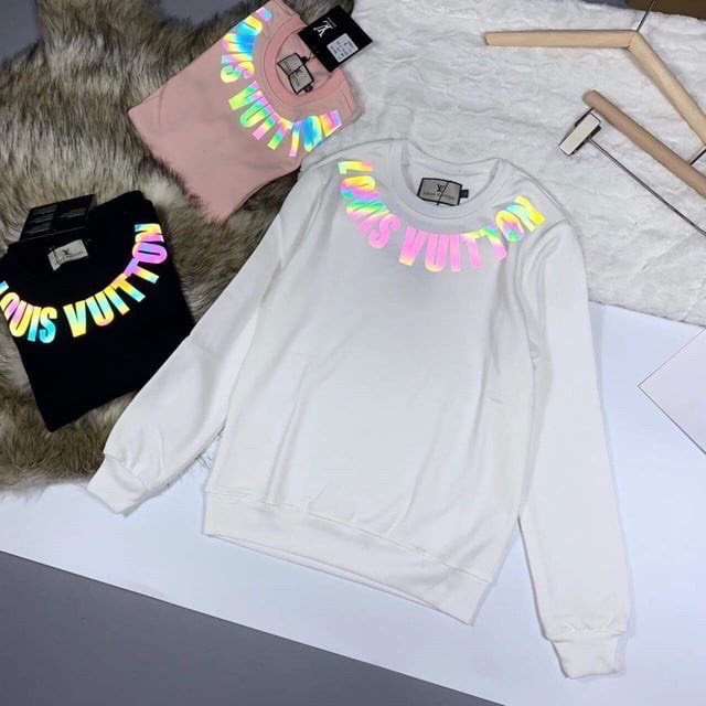 Áo Sweater LV.T in chữ Louis.Vuitton Phản Quang 7 Màu Áo nỉ Nam Nữ Dài tay Unisex in hiệu ứng Hologram