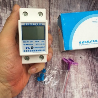Công tơ điện tử Mini XT đo điện, hiển thị điện áp, dòng điện và công suất