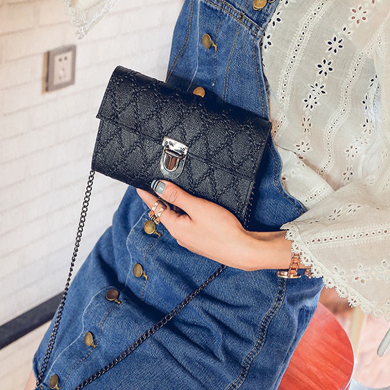 Ví cầm tay nữ 3941 dáng phong thư chất da mềm có dây đeo