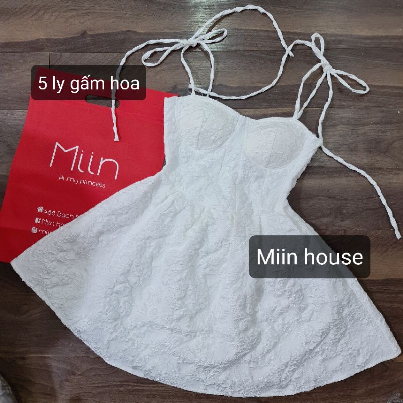 Váy 2 dây buộc vai cúp ngực gấm | BigBuy360 - bigbuy360.vn