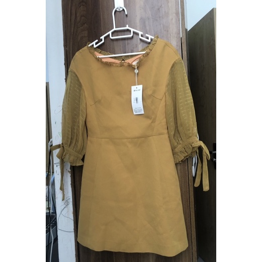 Elise newtag đầm vàng tay phối mới nguyên tag M/L