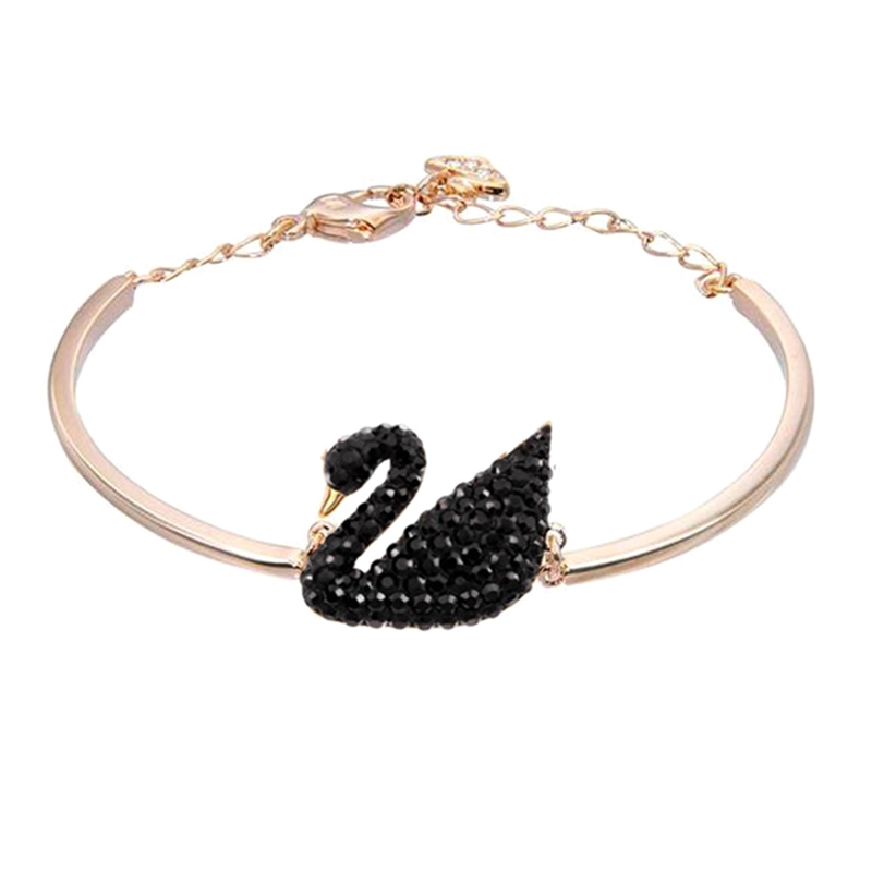 Vòng tay mạ bạc có mặt hình thiên nga đính đá zircon sang trọng