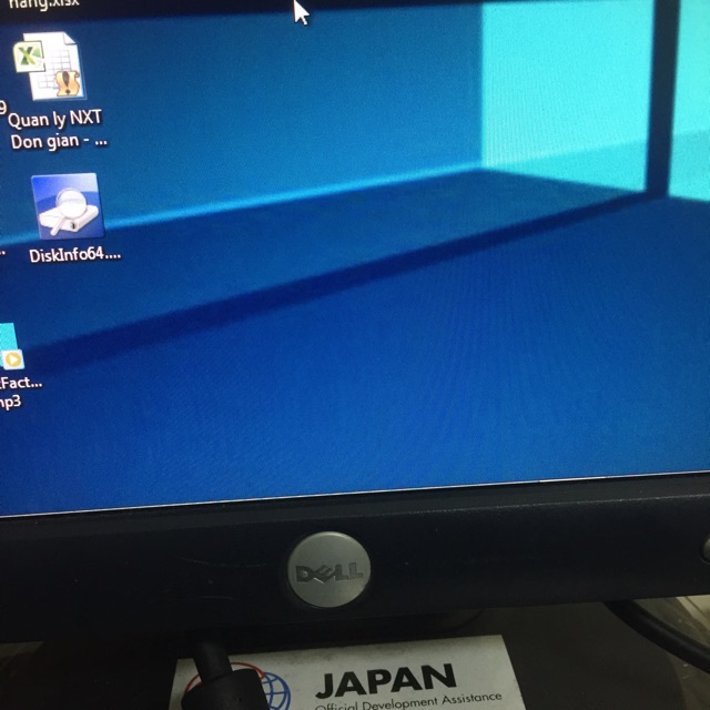 Màn hình máy tính dell 15in đẹp và 1 số màn hiệu khác nguyên bản thanh lý văn phòng