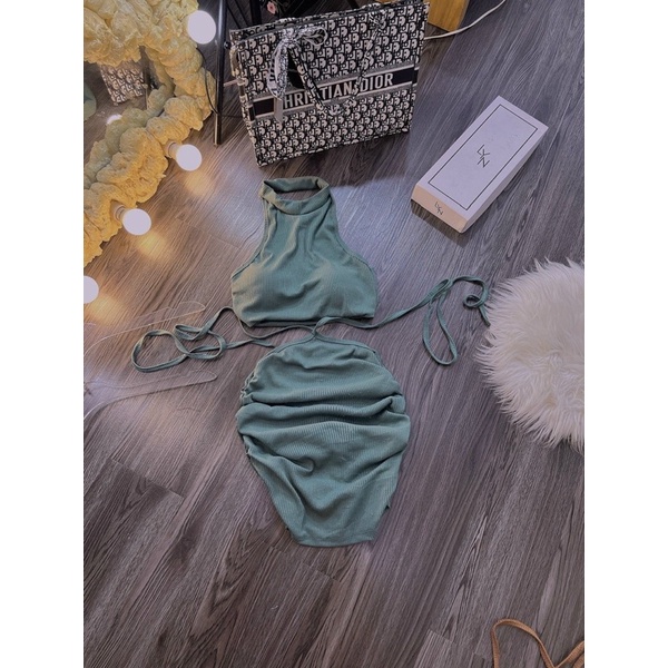 Áo Dây Jeans Khoen Xích Dài Vạt Bầu Nhọn