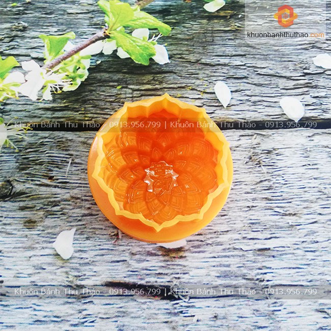 Khuôn bánh trung nhận tròn sen tầng 100g