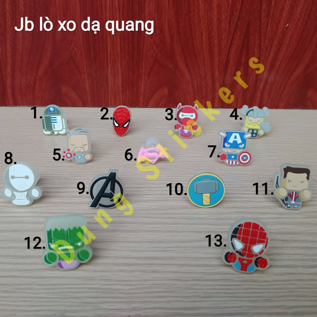 [Lò xo 2D] Nút gắn dép - Jibbitz - Sticker lò xo dạ quang phát sáng buổi tối