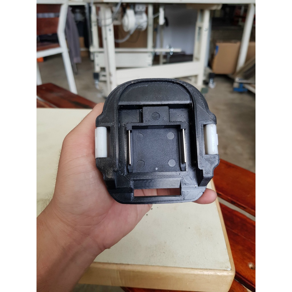 Đế chuyển Pin Makita trượt cho máy National 12v