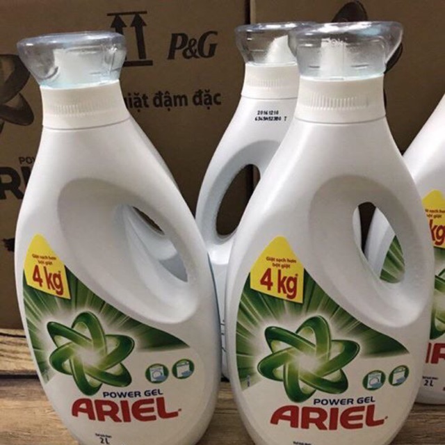 Nước giặt Ariel can 2L