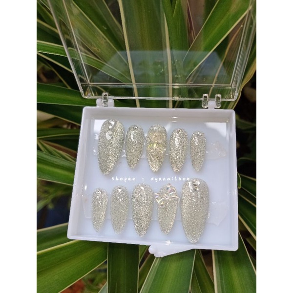 Móng tay giả nhũ flash kim tuyến  kèm keo và dũa