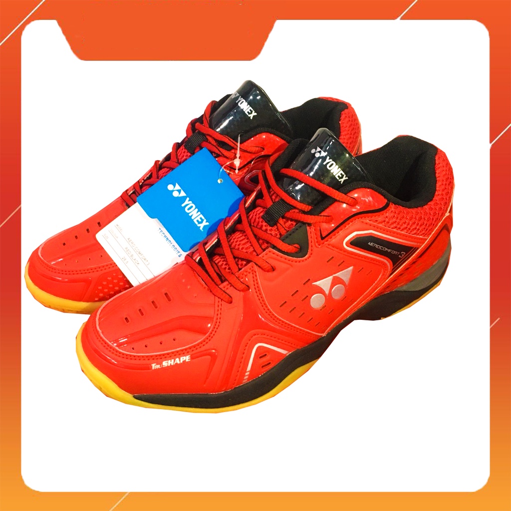 Giày cầu lông Yonex màu đỏ dành cho nam và nữ có màu sắc bắt mắt, trẻ trung năng động