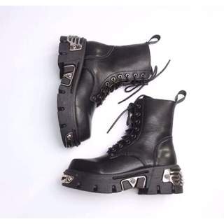 Giày boot da phù hợp cả nam và nữ
