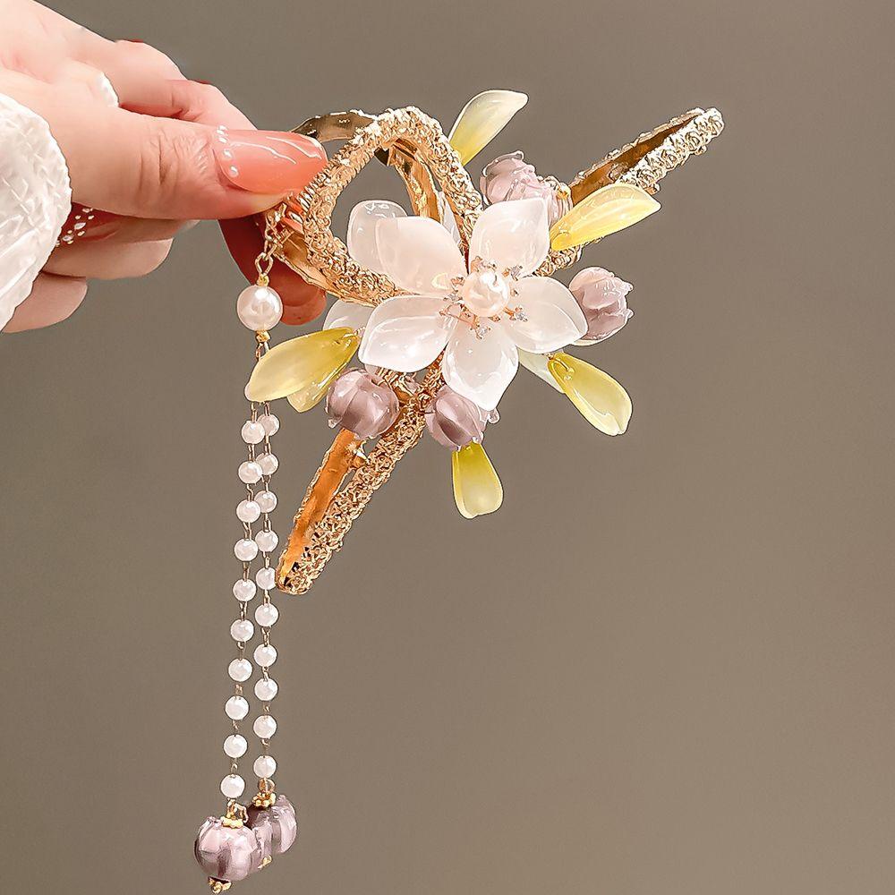 Kẹp Tóc Hình Cá Mập Phối Tua Rua Xinh Xắn Cho Nữ