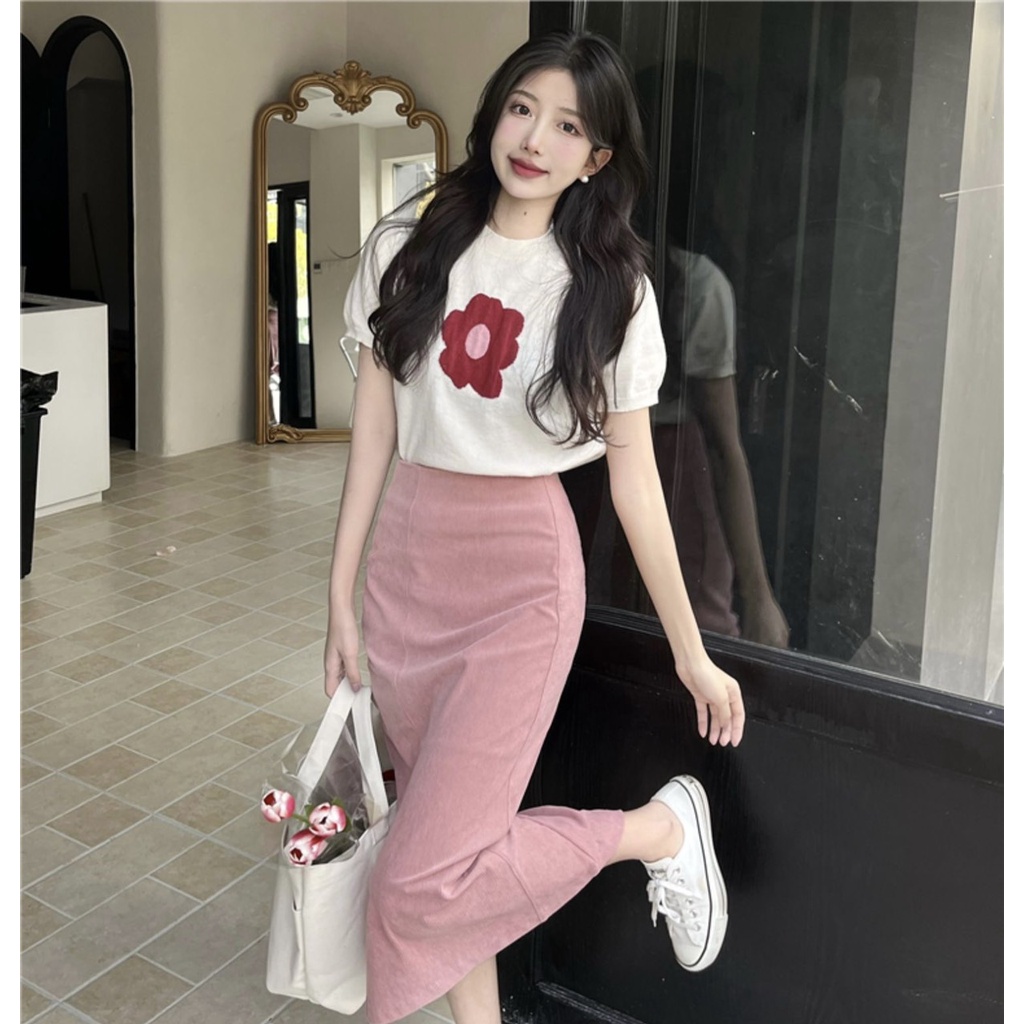SET ÁO TRẮNG BÔNG HOA + CHÂN VÁY MIDI GÂN HỒNG (TH)