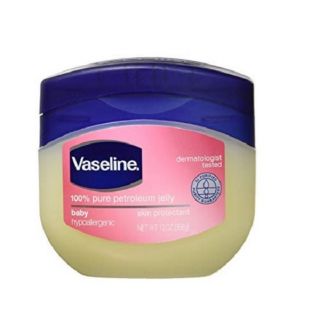 Dưỡng nẻ môi và dưỡng ẩm Vaseline