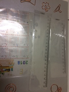 Thước gắn sổ còng 6 lỗ