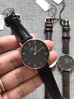 Đồng Hồ Nữ DW Petite Dây Da - 32mm