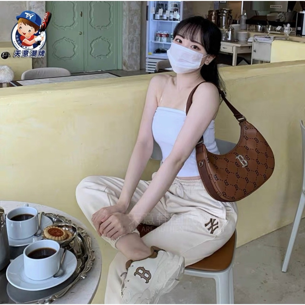 Túi MLB hobo nữ kẹp nách dây đeo bảng to chất da dày dặn form siêu nét