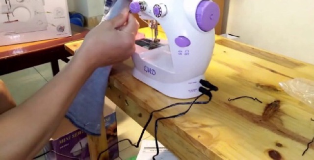 MÁY ĐỂ BÀN NHỎ GỌN MÁY KHÂU MINI GIA ĐÌNH