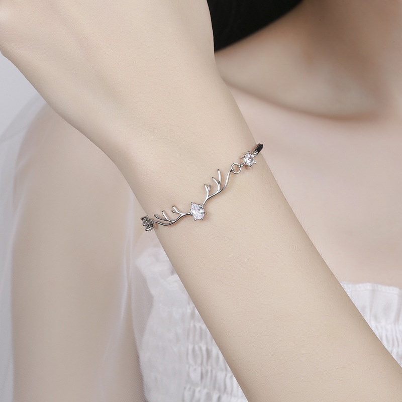 Vòng Tay Hình Hươu Cao Cổ Đính Đá Thời Trang Mùa Hè Dành Cho Nữ