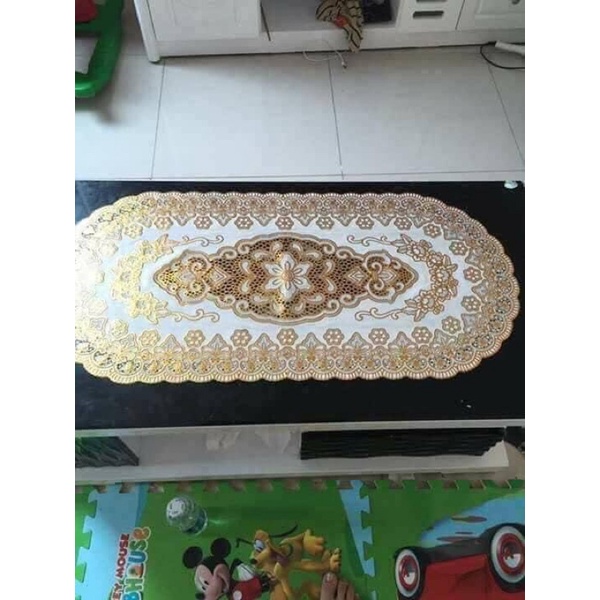 Khăn Trải Bàn Dập Hoa Nổi Màu Vàng Chống Thấm 50cm x 110cm