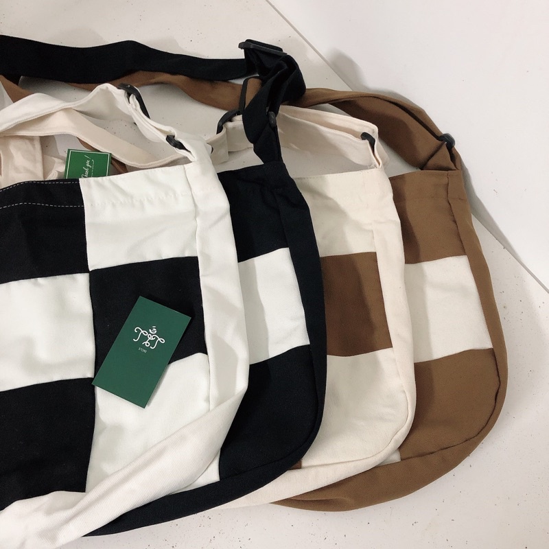 Túi đeo chéo checked caro unisex size trung siêu ngầu( có sẵn, hình thật)
