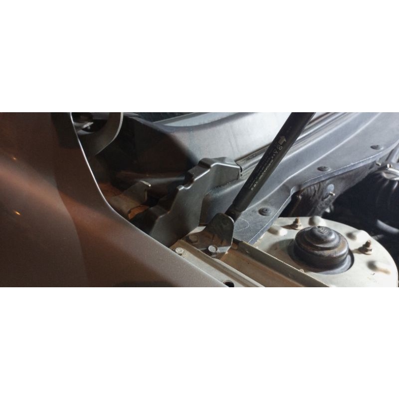 Cao su Đệm góc nắp Capo Captiva/ La CDX / VIVANT, chính hãng GM