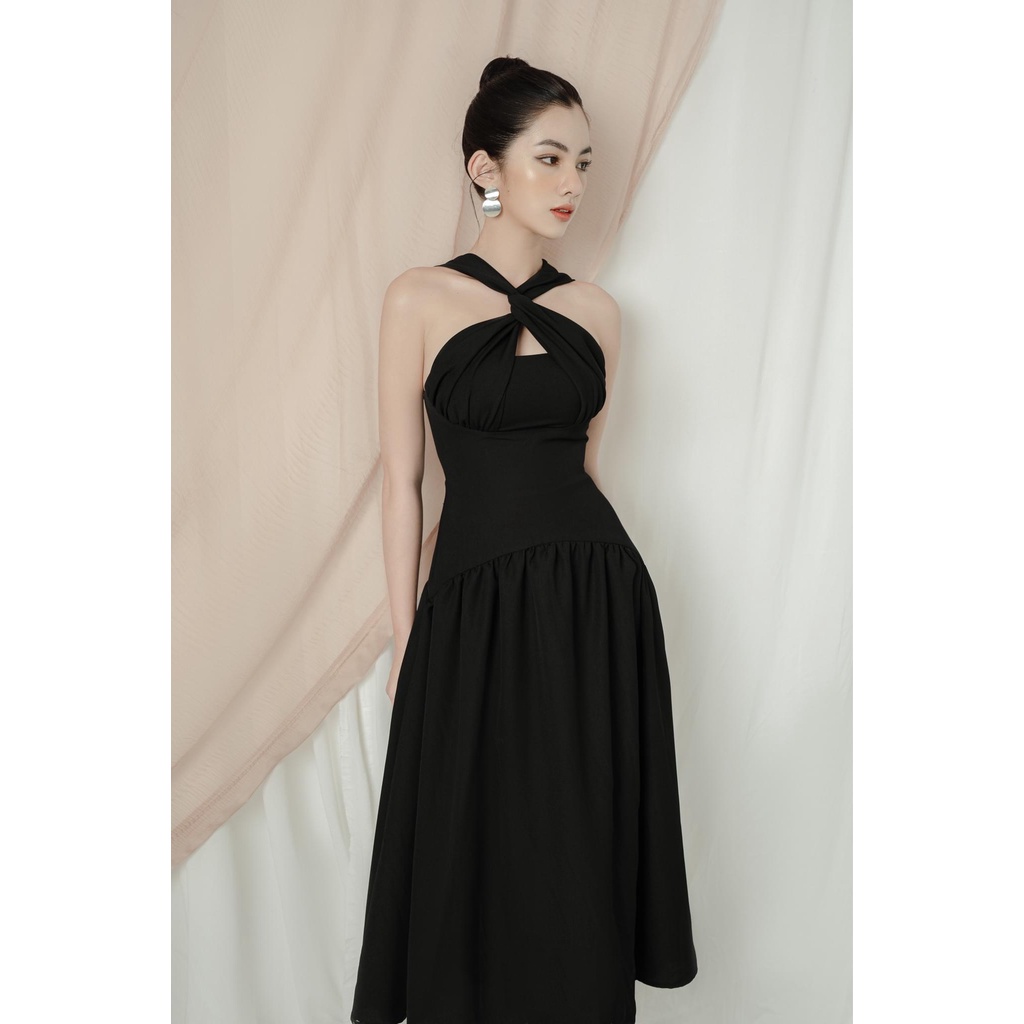 Đầm maxi đen đi dự tiệc cưới thiết kế cổ chéo, dáng xòe sang trọng - Siri