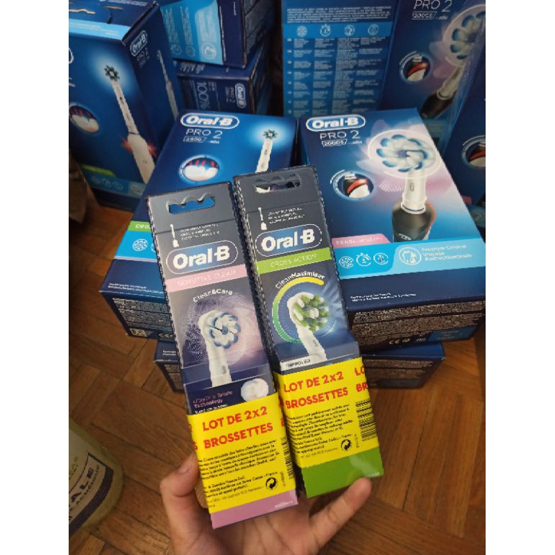 Set 4 đầu thay bàn chải Oral B