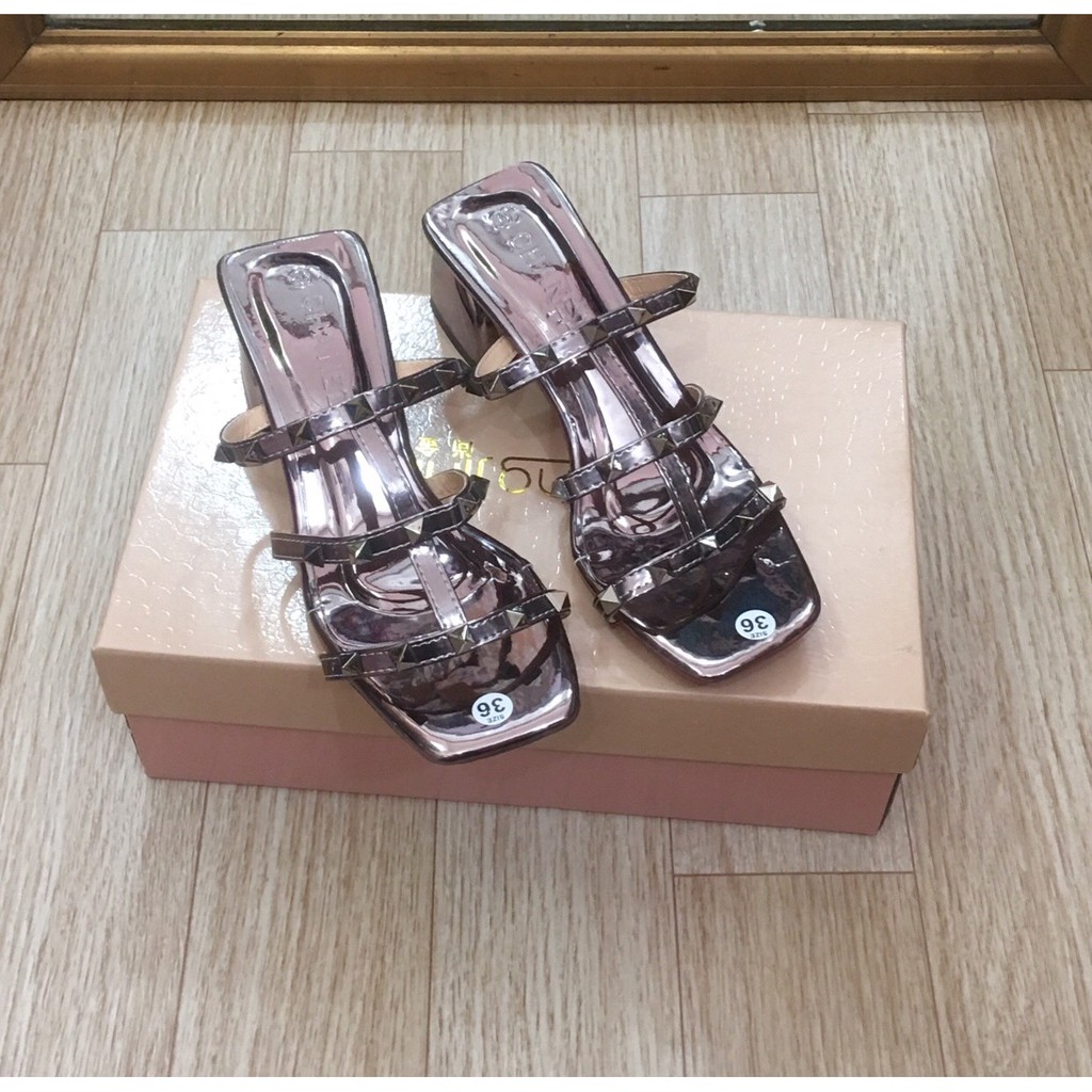 Dép thời trang nữ quai ngang đính đá siêu hot cực xinh lên chân rất điệu đà