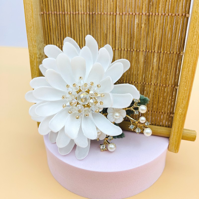 Sỉ hoa cài áo - Cài áo hoa cúc trắng đính đá và phụ kiện có ghim cài, trâm cài [HANN- Hoa cài áo, pk thời trang]