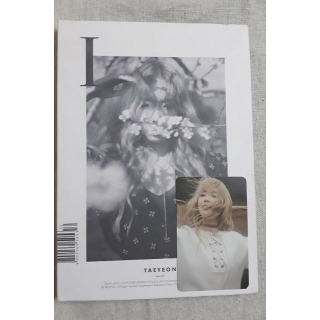Album I Taeyeon có card unseal