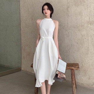 Váy xoè cổ yếm buộc đai