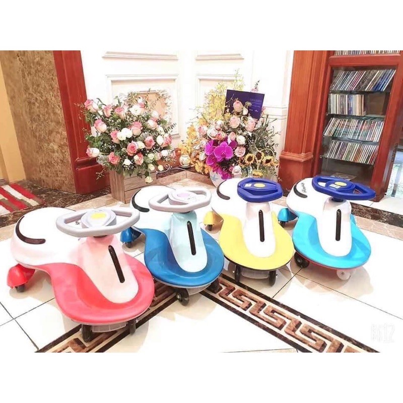 Xe lắc cao cấp  có nhạc có đèn led