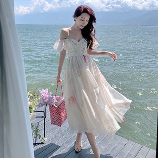 Đầm Hai Dây Họa Tiết Hoa Sang Trọng