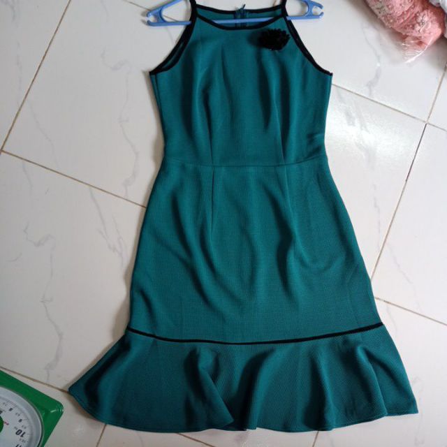 Đầm hai dây Khánh Vy