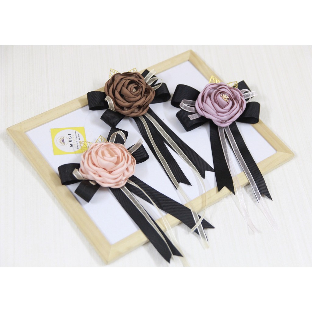 Tag cài áo handmade đính hoa phối ruy băng siêu xinh - Ảnh thật