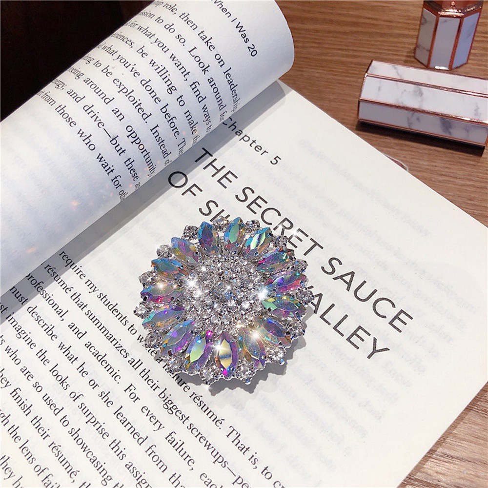 Giá đỡ điện thoại hình hoa đính đá 3D đáng yêu