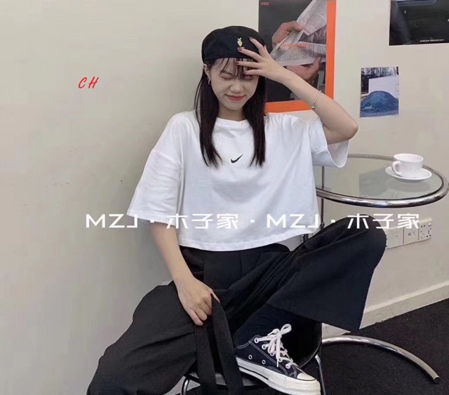 Áo croptop dấu phẩy nhỏ CH12