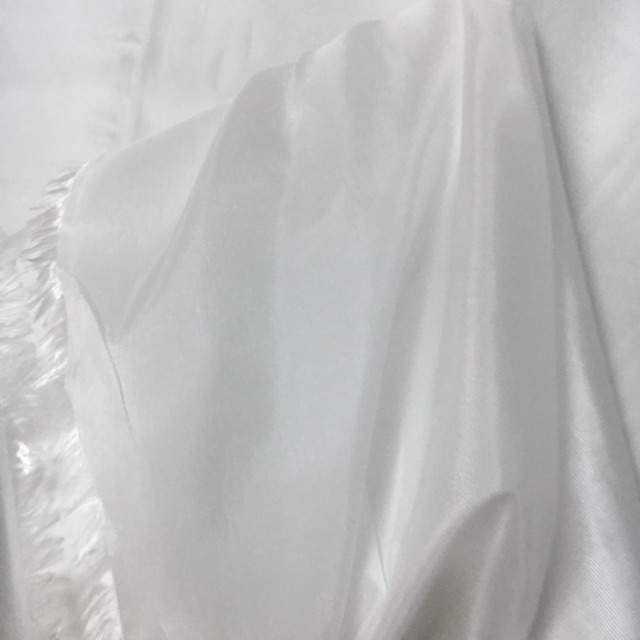 vải lụa lót trắng ( 10m x 1,6 m)
