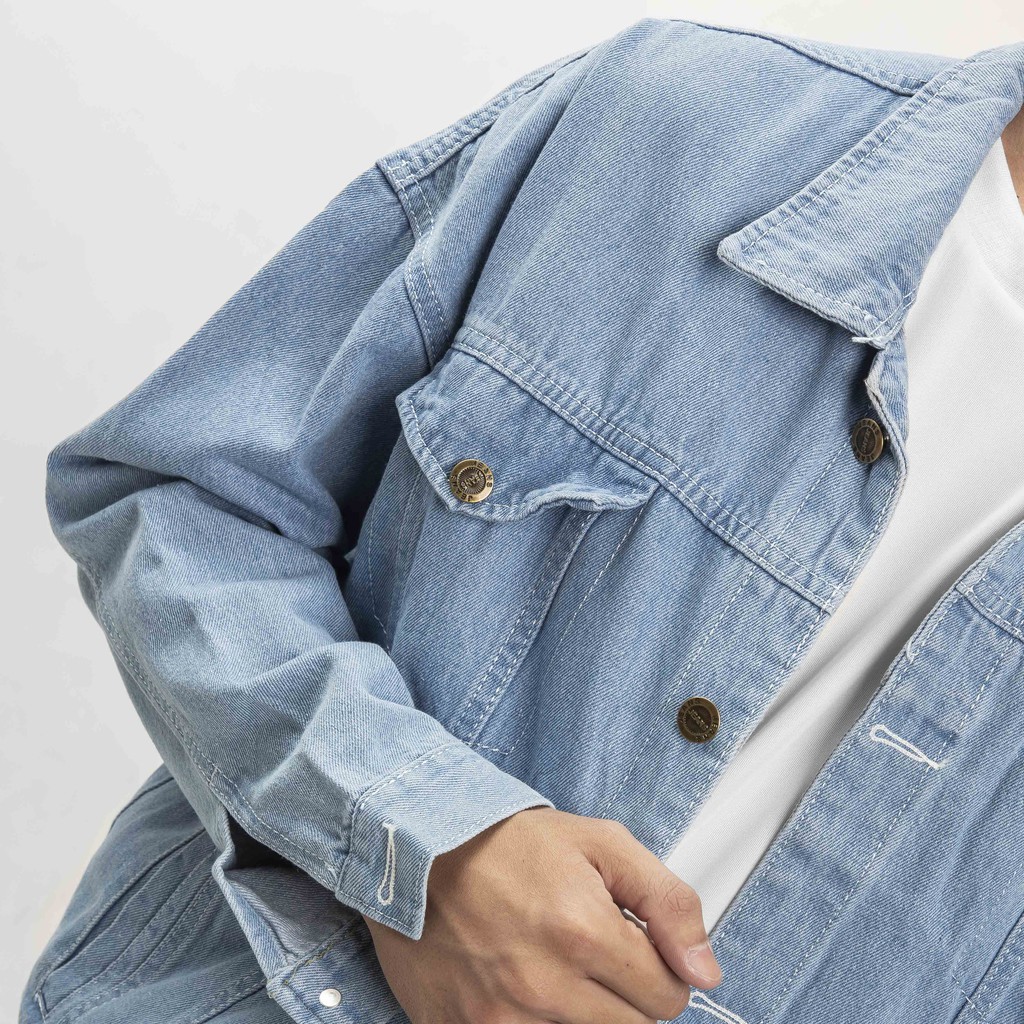 Áo jean trơn thời trang unisex, áo khoác jean chất liệu jean dệt phù hợp với mọi lứa tuổi | BigBuy360 - bigbuy360.vn