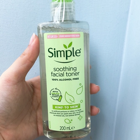 Nước Hoa Hồng Soothing Facial Toner Simple Cân Bằng Độ Ẩm Cho Da 200ml