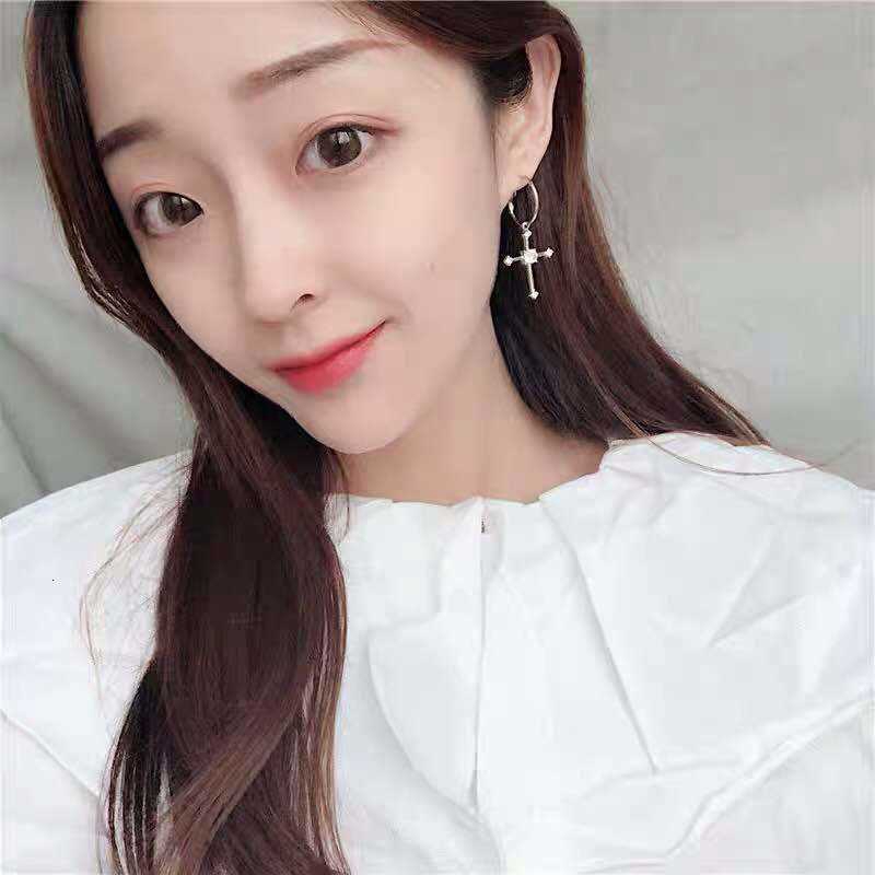 Bông Tai Hình Chữ Thập Lấp Lánh 22159