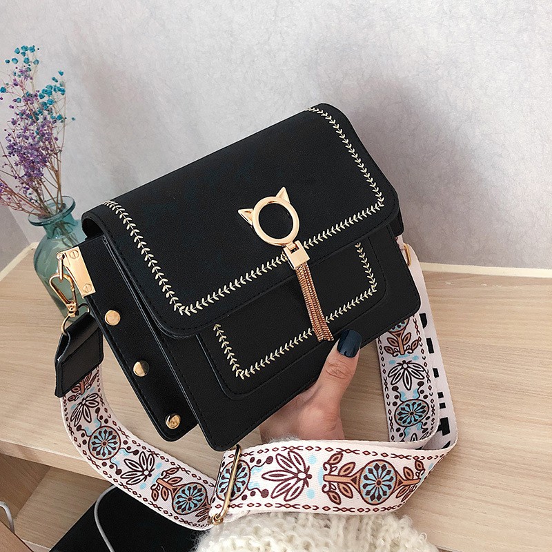 [Hàng Xịn, Giá Tốt] Túi Xách Nữ Đeo Vai Nhung Mịn Đính Hình Mèo Kim Loại - Mã TUI40