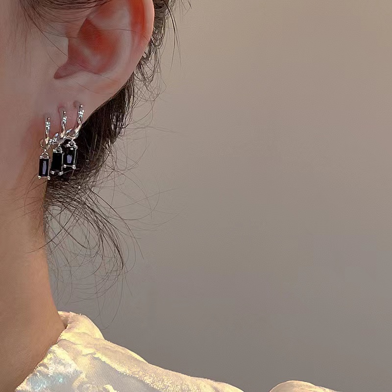 Khuyên Tai Đính Đá Zircon Phong Cách Thời Trang Cá Tính Dành Cho Nữ