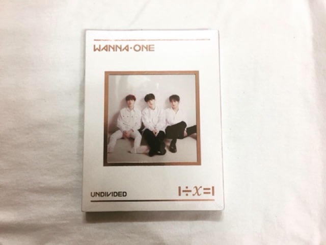 Wanna One album Undivided album Nguyên seal.