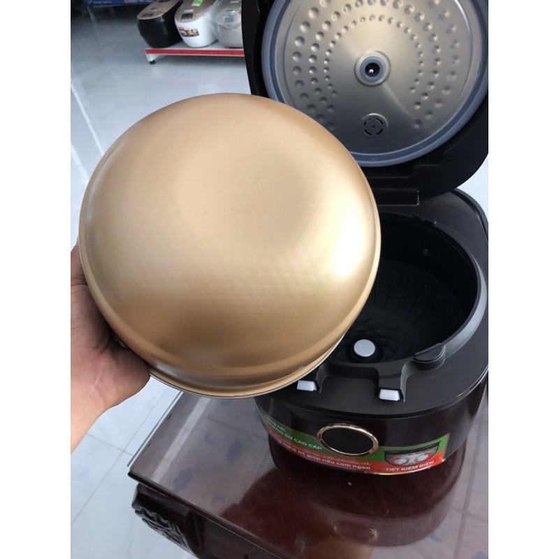 Nồi cơm điện cao tần Kangaroo 1.8 lít KG599N - Hàng trưng bày