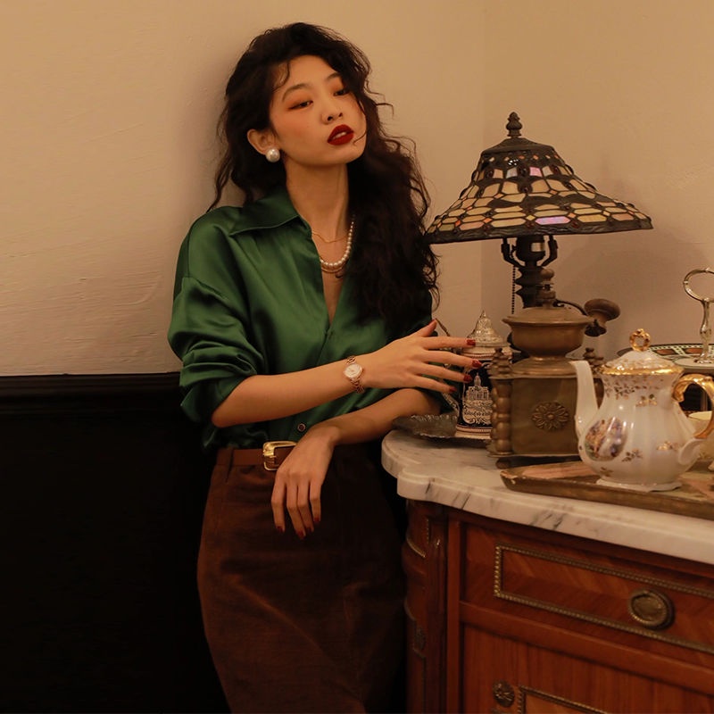 IELGY Bộ Áo Màu Xanh Lá Phối Chân Váy Kiểu Pháp Thời Trang Cao Cấp Cho Nữ