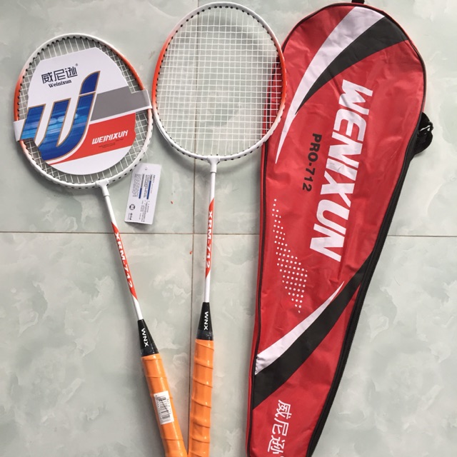 1 đôi vợt cầu lông
